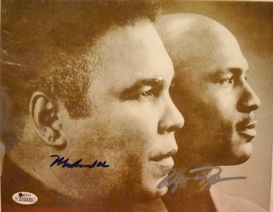 Michael Jordan and Ali Sign Photo , Jordan and Ali Auto: Awesome very rare sign these are very rare and not many around , sign by Ali and Jordan very rare dual sign photo by these two legends this is an absolute beautiful signed photo... very rare All items
