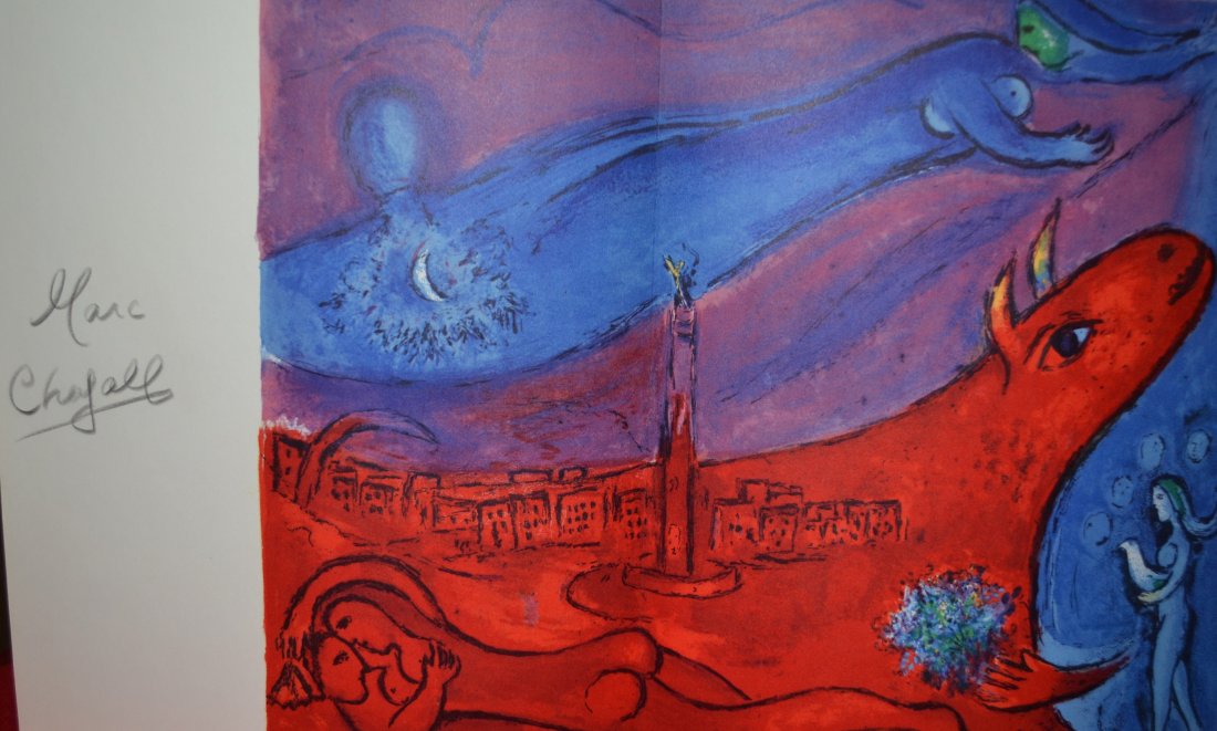 Marc Chagall Autograph Off Set Lithograph , Marc Chagal: Awesome very rare sign off set litho of Marc Chagall , this beautiful litho is 11x17 inches and it stunning and hand sign by Chagall himself , these are very rare and very hard to find.. this is an ab