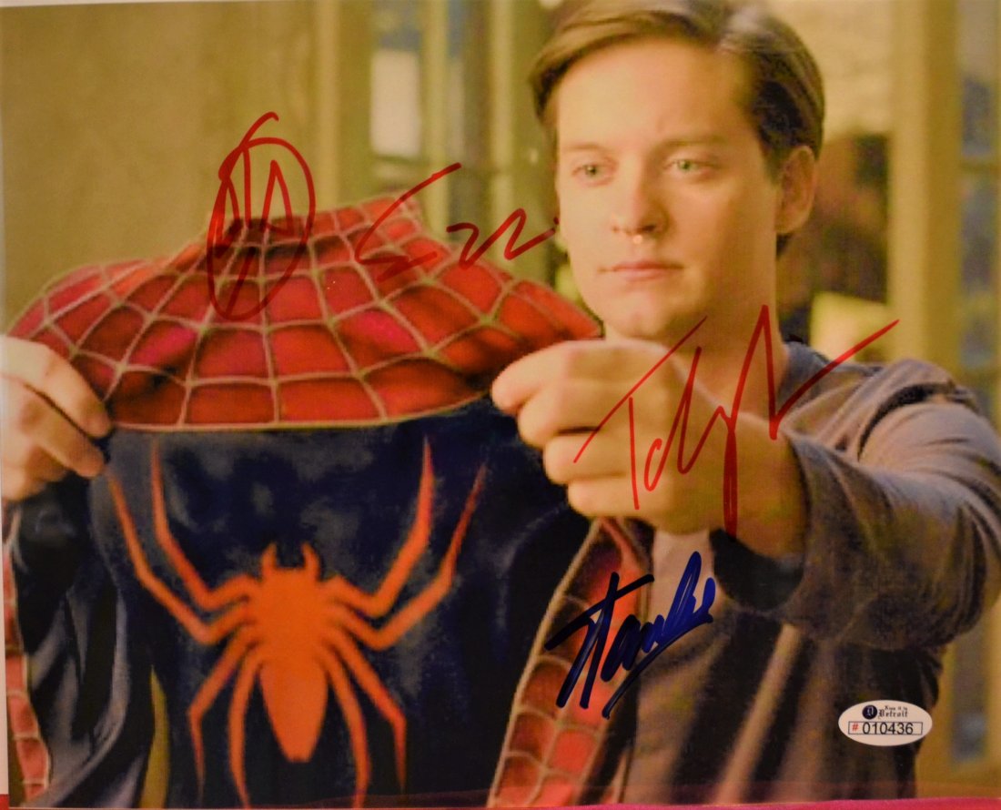 Spiderman Autograph , Toby Mcgurie autograph Stan Lee: Awesome very rare transparency cell of Spiderman autograph by stan lee , toby mcgurie and sam raimi and he added a spidy mask , rare in person very nice Hollywood these sign prints are very sought aft