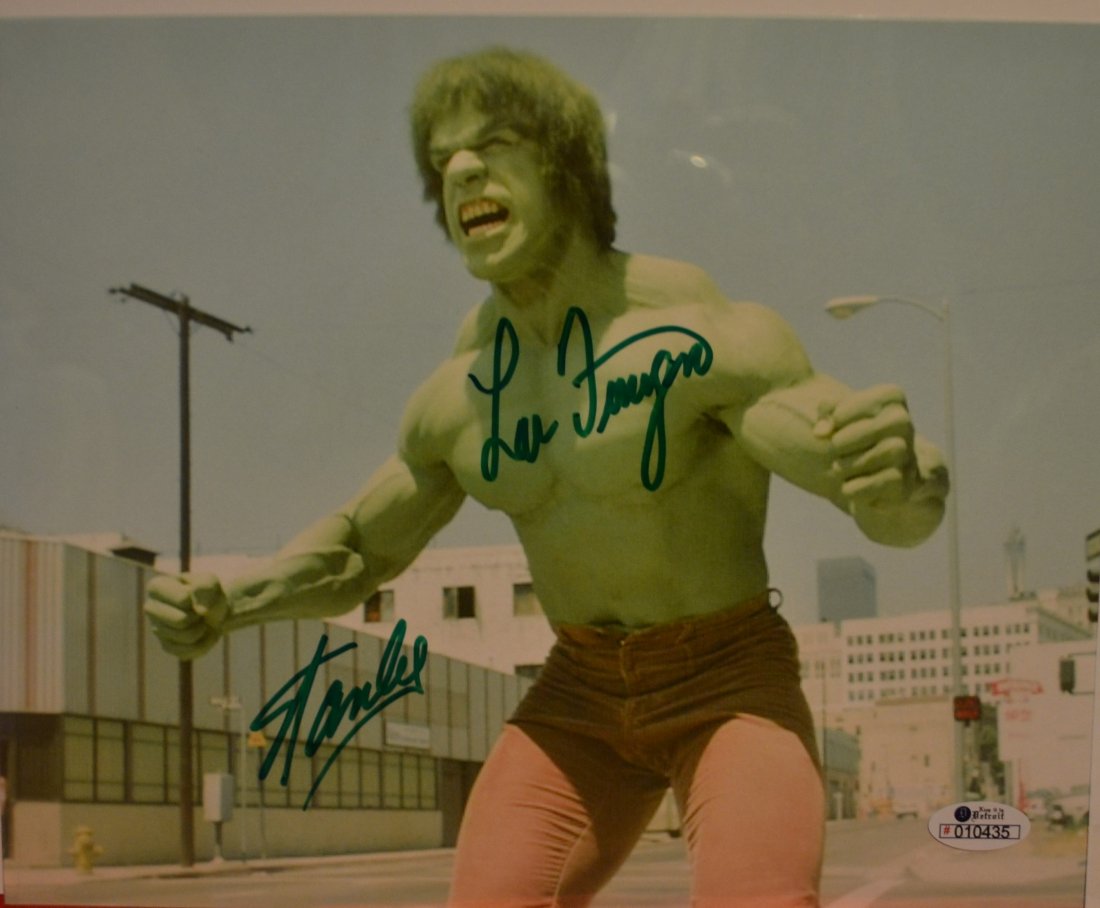 Hulk Sign Photo , Stan Lee Autograph Photo , Marvel: Awesome very rare Hulk photo sign by Stan Lee and Lou Ferrigno , awesome sign photo Hollywood these sign prints are very sought after and hard to find... . this is an absolute beautiful signed photo..