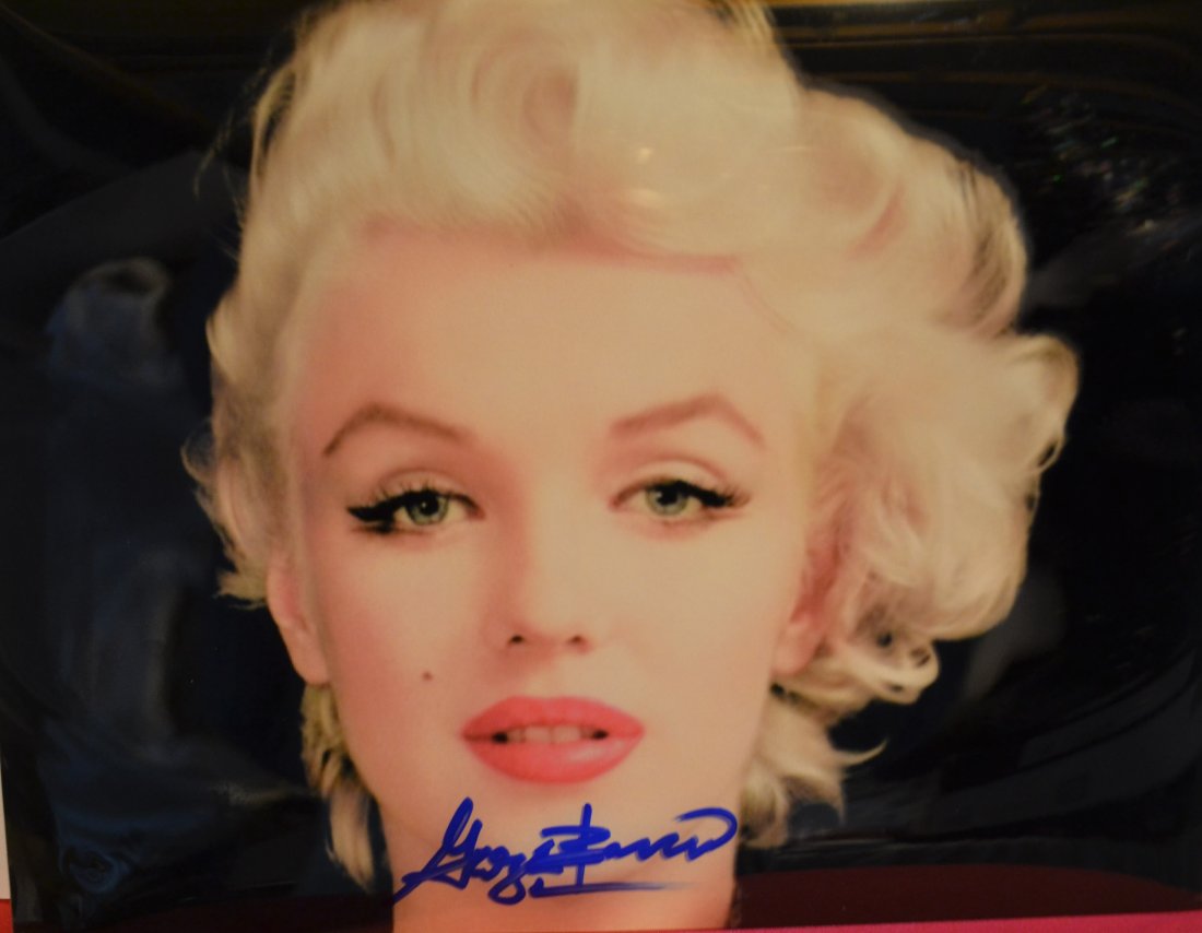 Marilyn Monroe Autograph George Barris Photo .: Awesome very rare sign photo George Barris Sign Marilyn Monroe beautiful photo , this is a Film Negative of George barris photo and sign by him , these transparency film photos are rare and hard to fi