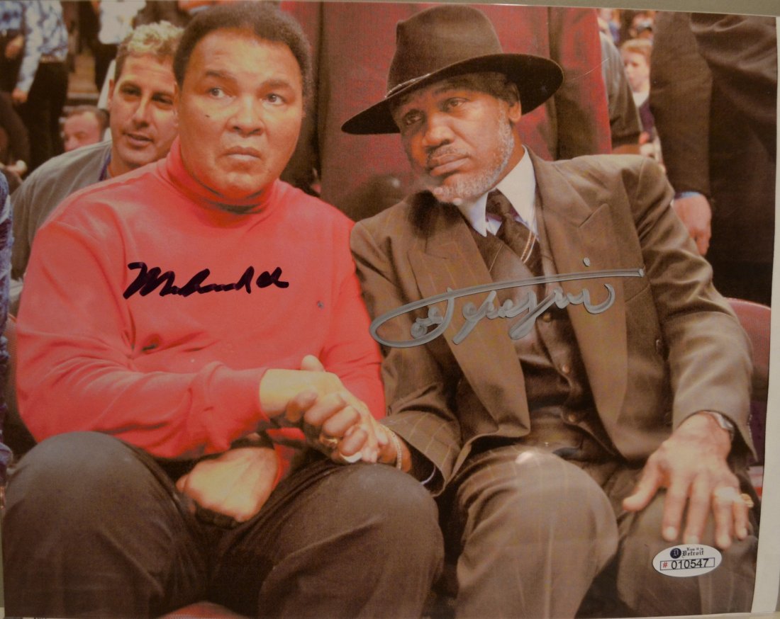 Ali and Joe Frazier Autograph Photo , Ali vs Frazier: Awesome very rare autograph Joe Frazier and Muhammad Ali dual sign photo this is an absolute beautiful signed photo... very rare All items will be ship insured... all items are fully certified. all it