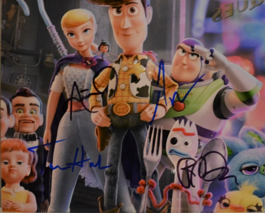 Toy Story 4 Autograph Tom Hanks and cast , Toy Story 4: Awesome very Nice Transparency Promo film photo of Toy Story 4 Autograph By Tom Hanks, Tim Allen , Annie Potts and Tony Hale very nice hard to find Autograph photothis is an absolute beautiful signed 