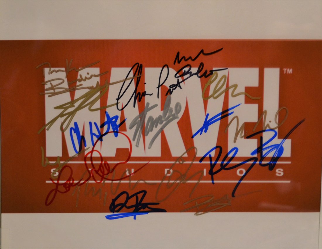 Marvel Cast Autograph , Marvel Studios Stan Lee , Thor: Awesome this is an outstanding Autograph Piece , this beautiful Marvel Photo is Sign By some of the best Marvel Actors ever... this wonderful piece was sign at the studio for us from a buddy who works