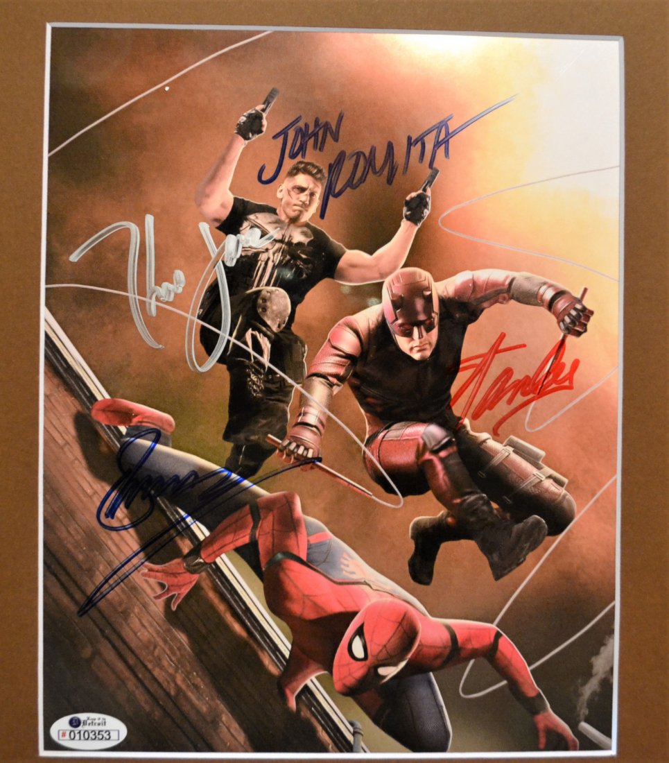Spiderman , The Punisher and DareDevil Autograph Photo: Very nice Autograph Transparency Film Cell of Stan Lee , John Romita , Gerry Conway , Thomas Jane . very nice sign by these Superstars of Marvel Absolute beautiful sign photo … you could not get thi