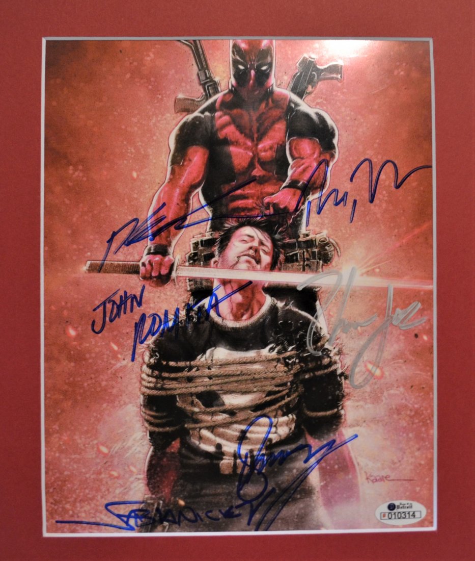 DeadPool vs Punisher Autograph , Marvel Sign Photo: Very nice Autograph Transparency Film Cell Autograph By John Romita , Gerry Conway , Ryan Reynolds , Thomas Jane , Rob Liefield ,Fabian Nicieza very nice and very hard to find... Absolute beautiful si