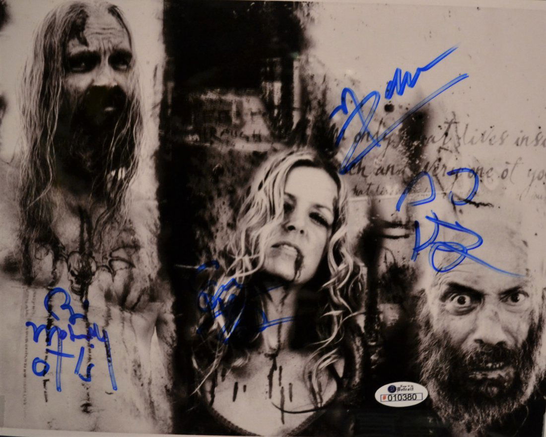 Rob Zombie 3 from Hell Autograph Photo , Sid Haig Sign: Very Rare Autograph of these classic Rob Zombie 3 from Hell sign By Rob Zombie, the late Sid Haig, sherry Zombie and Bill Moseley Absolute beautiful sign photo you can not get this any longer and a mu