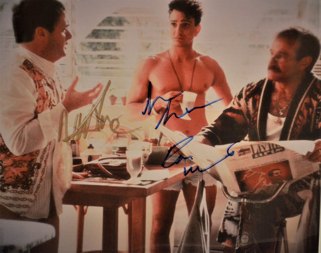 Bird cage Robin Williams Autograph Photo .: Very Rare Autograph Photo of the Bird Cage Sign By Robin Williams , Nathan Lane and Hank Azeria , this is a beautiful piece.Absolute beautiful sign photo you can not get this any longer and a must hav