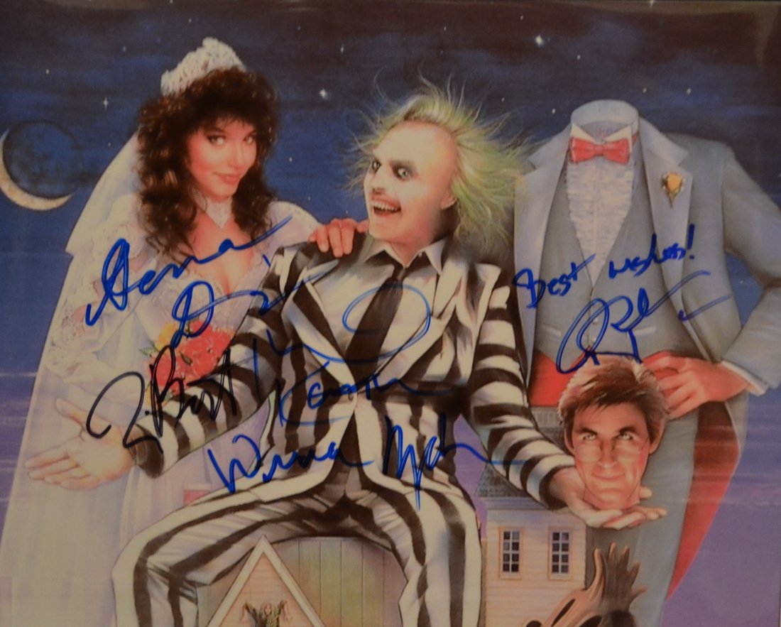 BettleJuice Autograph Photo , Tim Burton Sign Photo: Very Rare Autograph Photo of Tim Burtons Beetlejuice , this is Autograph By Tim Burton , Michael Keaton , Geena Davis , Alec Baldwin , Wyona Ryder , very nice , awesome movie Absolute beautiful sign p