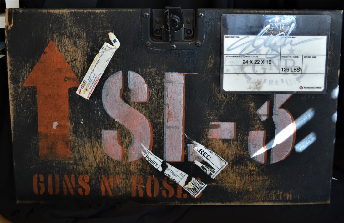 Slash Autograph Guitar Case Lid , Guns and Roses Sign: Very Rare Autograph Guitar Case lid. this rare wood lid was from Slash so the story on this is , slash was coming threw xray at airport our buddy was helping him through and the cases fell , smashing 
