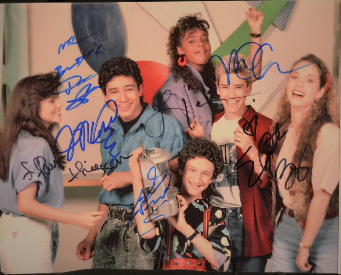 Save By The Bell Cast Autograph Photo , Zack Morris: Very Rare Autograph Photo of the whole cast of save by the bell , mr belding, zack, jessie , screech , ac slater, Kelly and lisa all autograph this very cool cast photo Absolute beautiful sign photo y