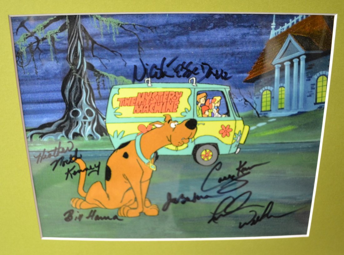 Scooby Doo Autograph Hanna Barbera Sign Photo: Very Rare Autograph , this is a beautiful very tough autograph photo is sign by these transparency Film Photos are sign by Hanna and Barbera , casey kasem, and all carector cast, these are rare Absolu