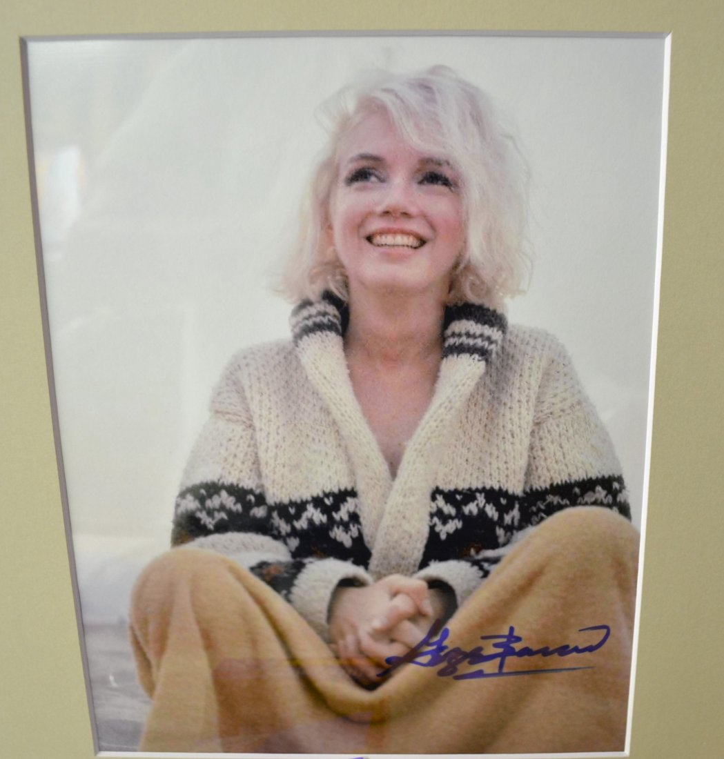 George Barris Marilyn Monroe Sign Photo beach photo: Very Rare Autograp , this is a beautiful very tough autograph photo is sign by George Barris photographer of Marilyn Monroe these transparency film photos are rareAbsolute beautiful sign photo you can