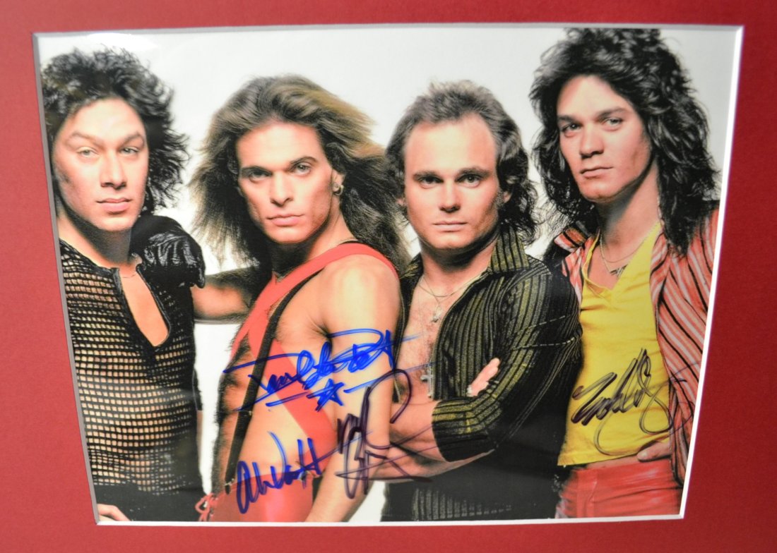Van Halen Autograph Photo , Van Halen Sign Photo Eddie: Very Rare Autograph , this is a beautiful very tough autograph photo is sign by original Van Halen, Eddie Van Halen, Alex Van Halen, Michael Anthony and David Lee Roth. rare 4x sign Absolute beautiful