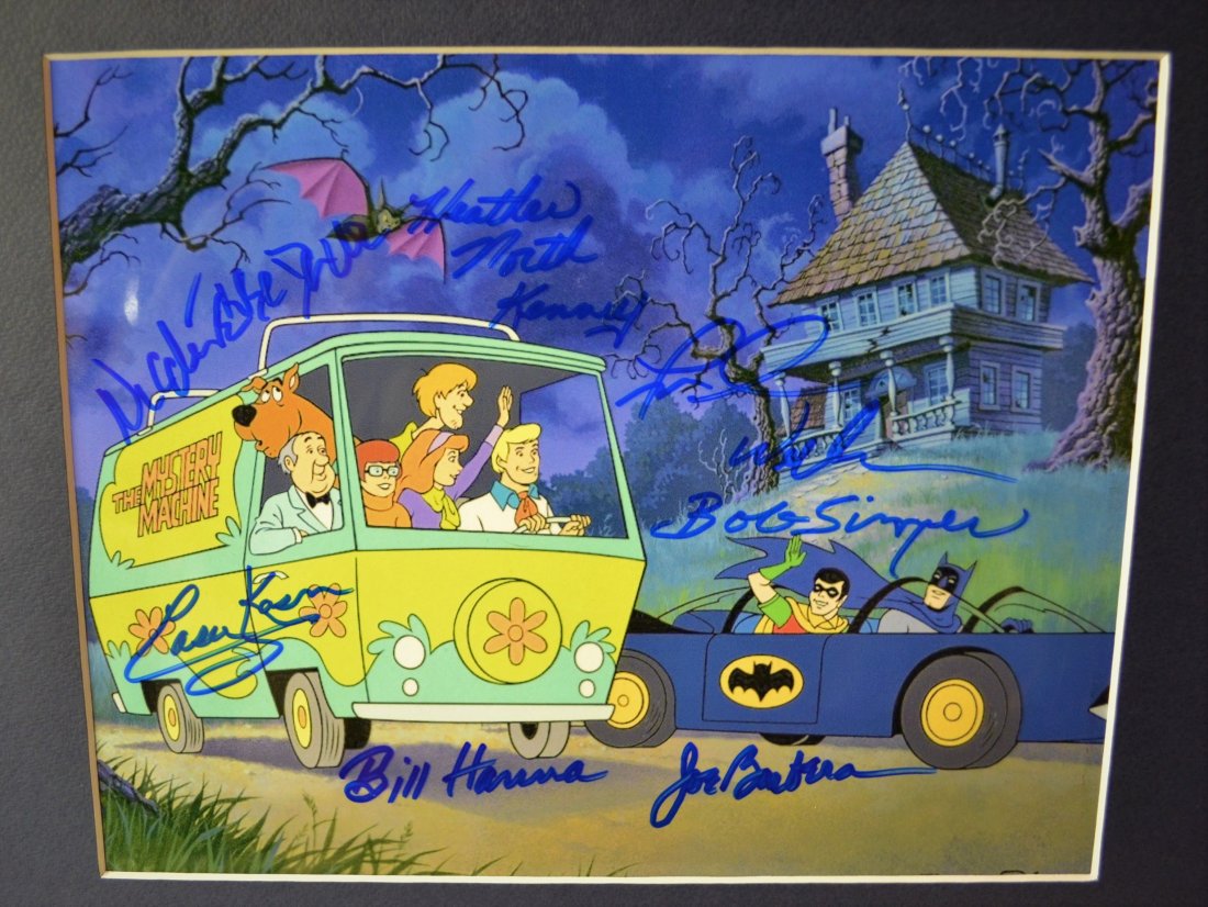 Scooby Doo Autograph Batman Photo , Bob Singer Photo: Very Rare Autograph , this is a beautiful very tough autograph photo is sign by casey kasem, hanna and barbera, bob singer the srtist and cast memebers. this film photo is very scarce Absolute beautif