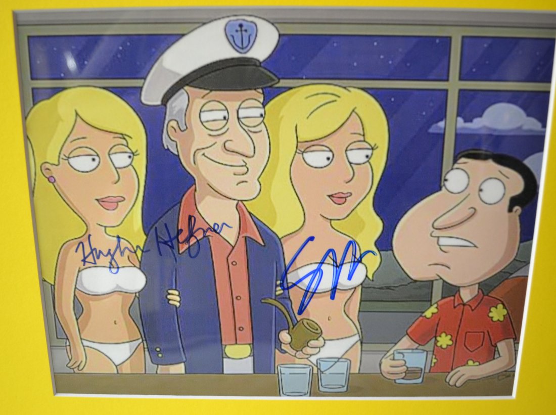 Family Guy Hugh Hefner Autograph Photo , hugh hefner: Very Rare Autograph , this is a beautiful very tough autograph photo is sign by seth mcfarlane and hugh hefner, these film photos are very nice and hard to find Absolute beautiful sign photo you can n