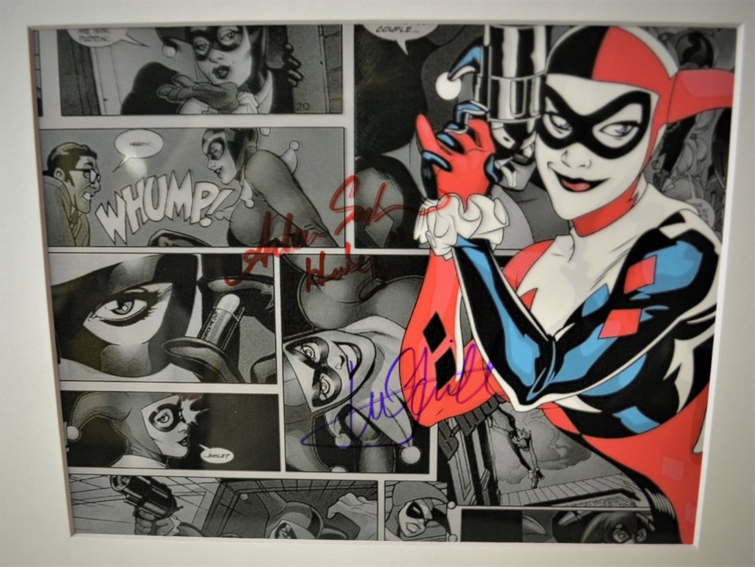 Harley Quinn Autograph , batmab Animated series Auto: Very Rare Autograph , this is a beautiful very tough autograph photo is sign by mark hamill, arleen sorkin , these film photos are very rare , mark hamill hates signing these Absolute beautiful sign p
