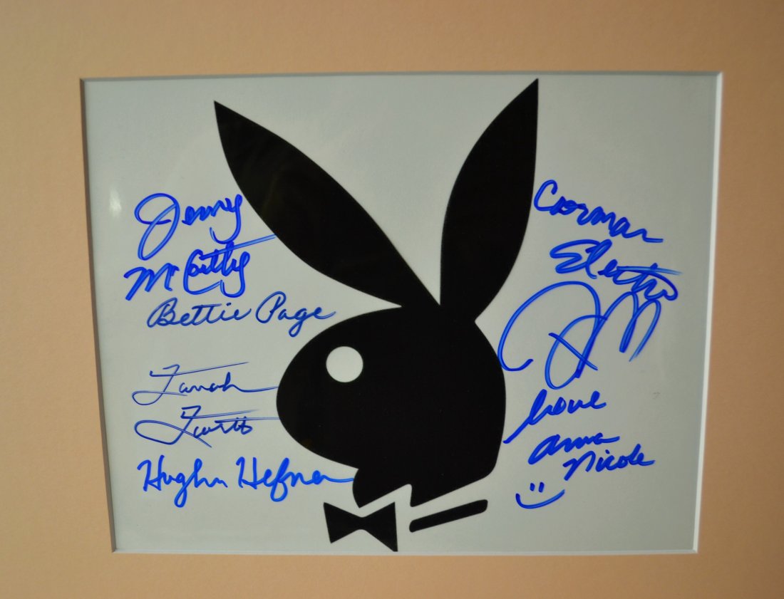 Playboy Autograph Photo, Playboy Sign Photo: Very Rare Autograph , this is a beautiful very tough autograph photo is sign by jenny mccarthy , bettie page , f fawcett , h hefner, c electra, p anderson, anna nicole. from the estate of ex bunny tri
