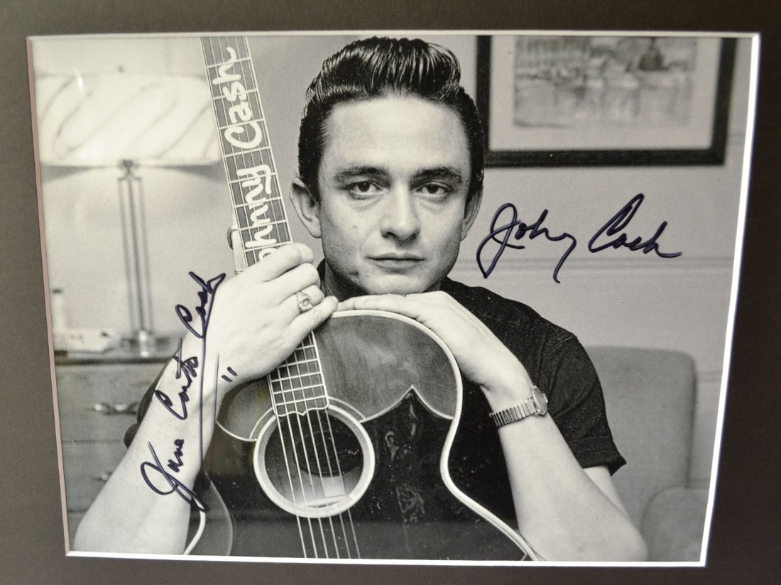 Johhny Cash Autograph photo , Johnny Cash sign photo: Very Rare Autograph , this is a beautiful very tough autograph photo is sign by johnny cash and june carter cash, very nice photo Absolute beautiful sign photo you can not get this any longer and a mu