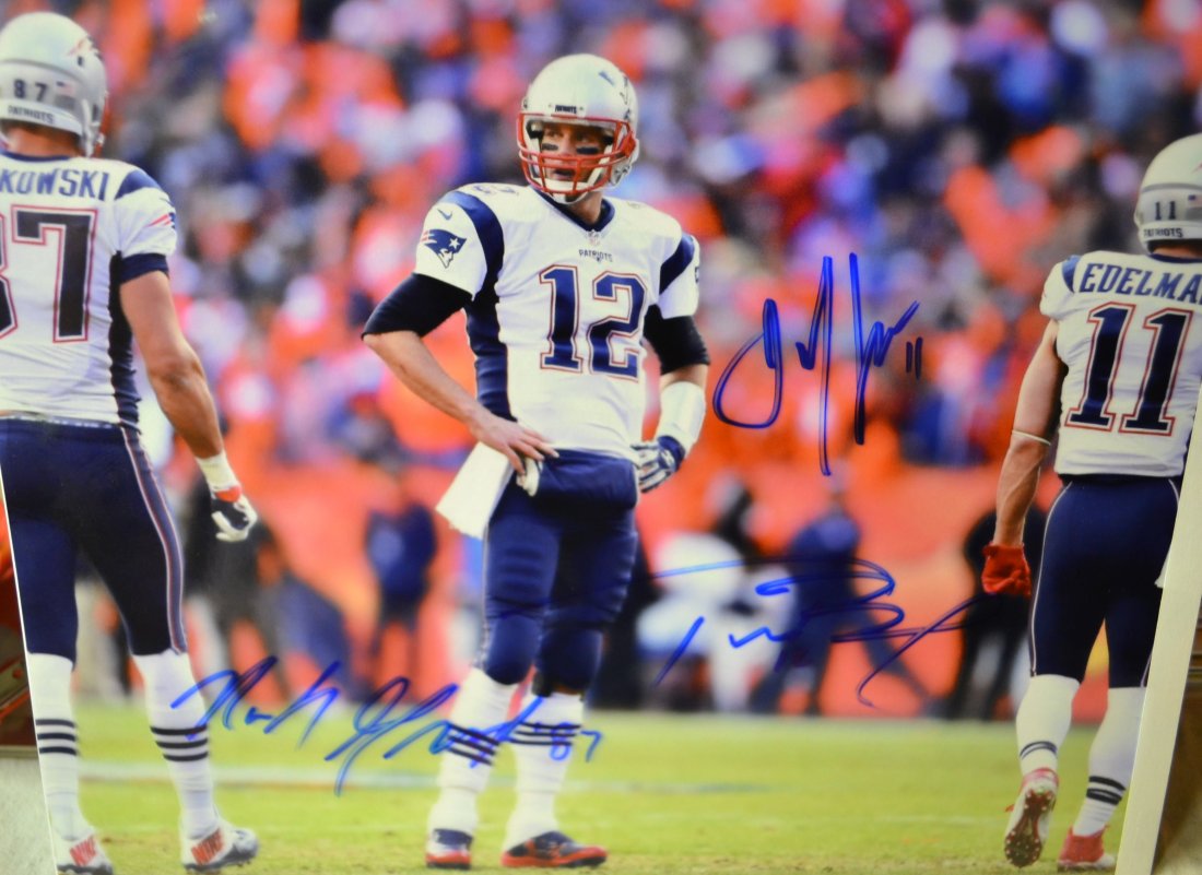 New England Patriots Tom Brady Autograph Photo .: Very Rare Autograph , this is a beautiful very tough autograph photo is sign by tom brady , rob grong, and J edleman , these are very hard and sought after, tom brady signing prices are threw the roof