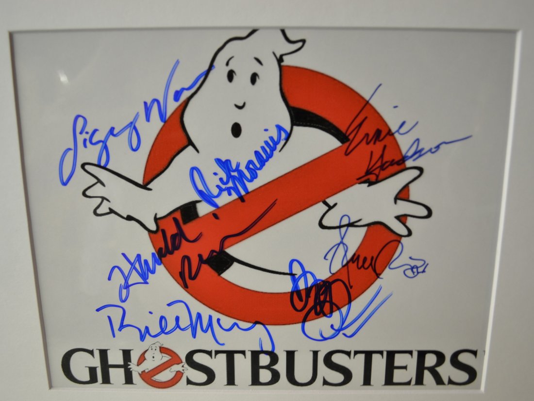 Ghost Busters Sign Cast , Ghost busters Autograph cast: Very Rare Autograph , this is a beautiful very tough autograph photo is sign by ernie hudson , s weaver, annie potts , bill murray , dan ackorid, harold ramis, rick moranis comic con signatures, now v