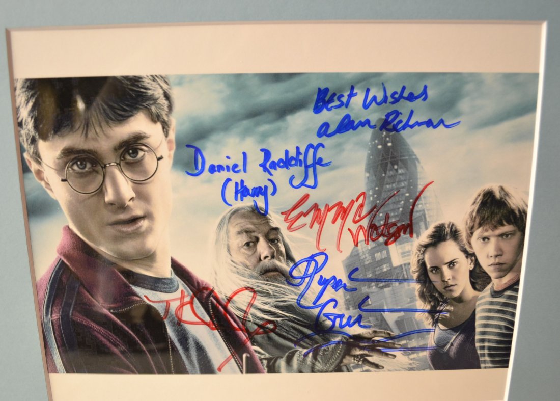 Harry Potter Autograph cast Photo , Harry Potter Sign: Very Rare Autograph , this is a beautiful very tough autograph photo is sign by jk rowling, d radcliff, emma watson, r grint, alan rickman very nice Absolute beautiful sign photo you can not get this 