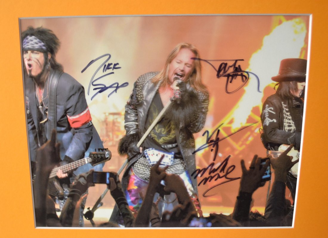 Motley Crew Autograph Photo , Motley Crew Sign Photo: Very Rare Autograph , this is a beautiful very tough autograph photo is sign by nikki, vince, tommy and Mick . very nice cool sign photo Absolute beautiful sign photo you can not get this any longer a
