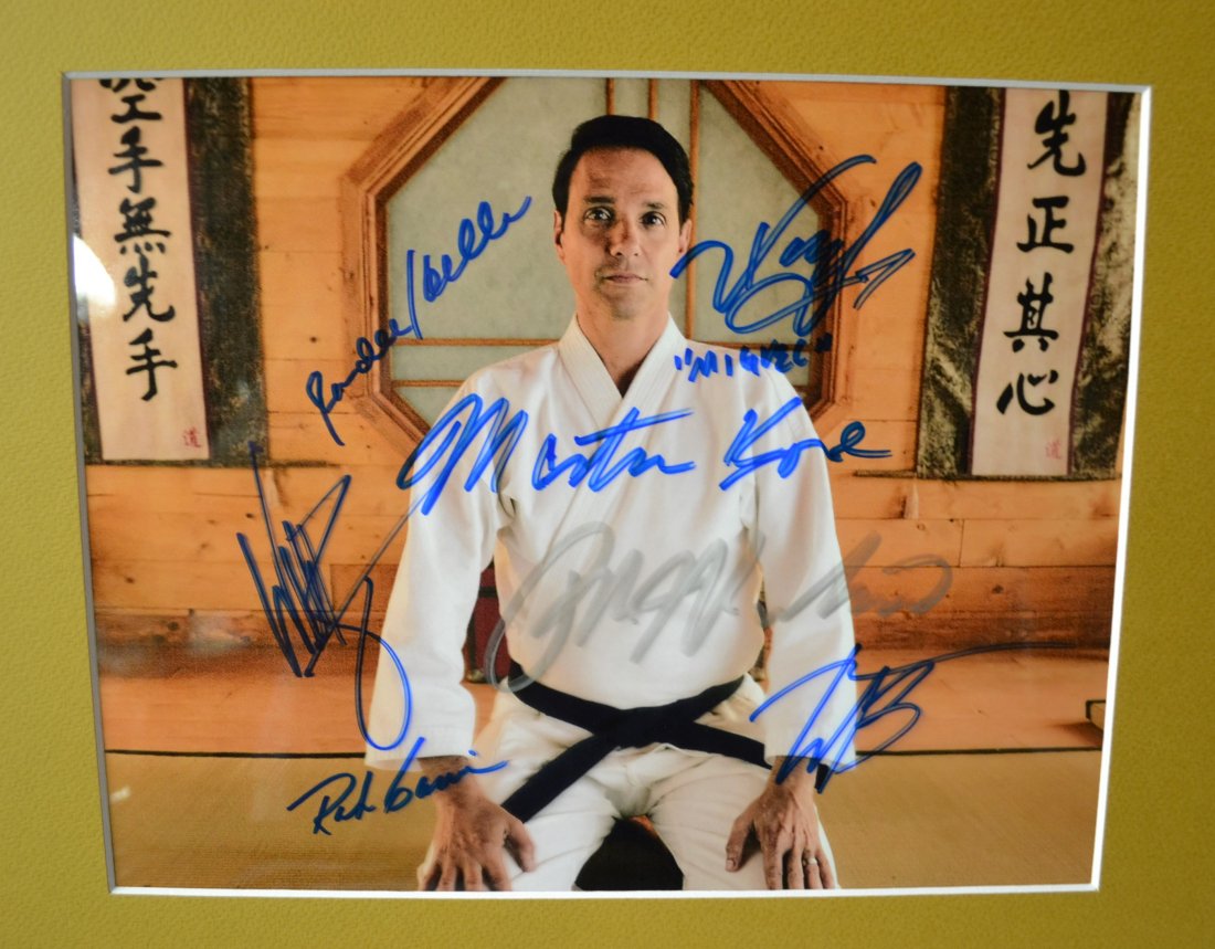 Cobra Kai Autograph Cast Photo , Cobra Kai Sign Photo (1 of 2)