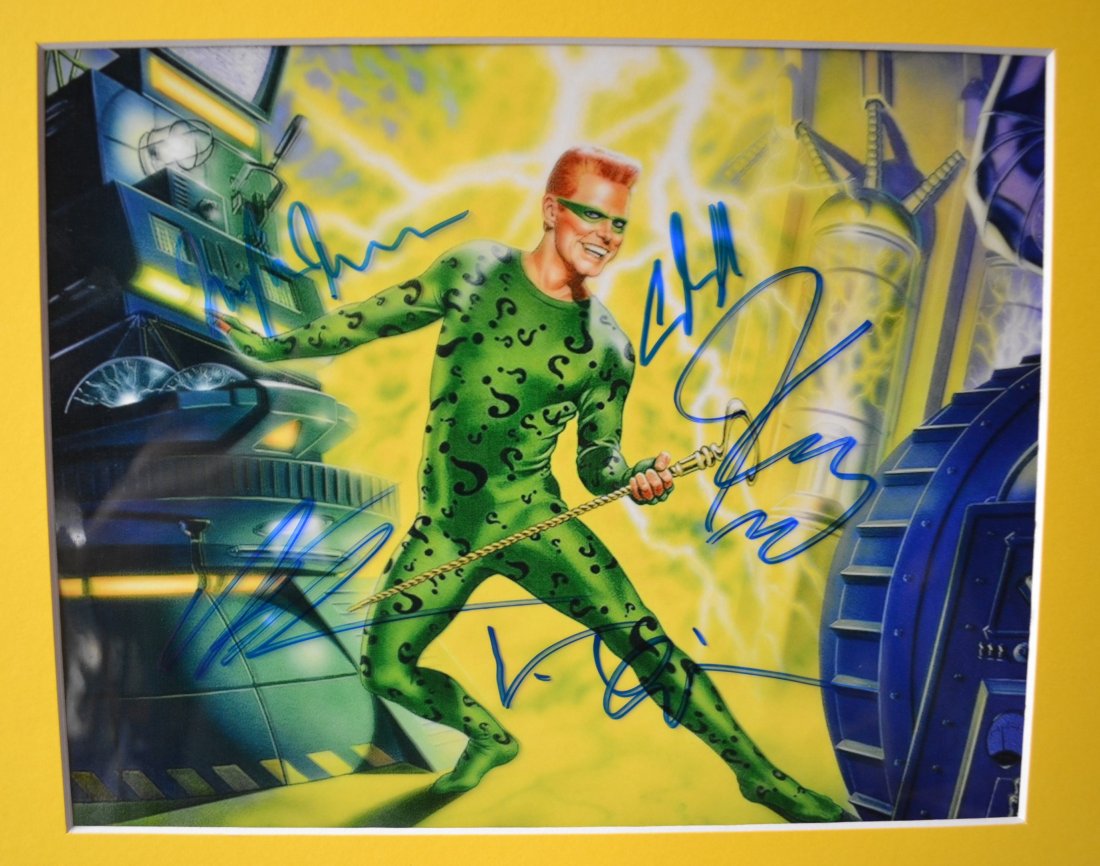 Batman Autograph Cast, Batman Sign Photo: Very Rare Autograph , this is a beautiful very tough autograph photo is sign by cast of batman, jim carrey , val kilmer, c odonnel, t lee jones and more . this transparency film photo is scarceAbsolut