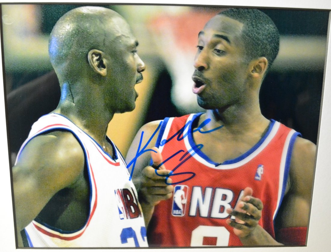 Kobe Bryant Autograph Photo , Kobe Sign Photo (1 of 2)