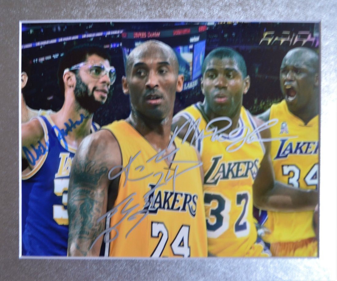 LA Lakers Autograph , LA Lakers Signed Photo Kobe Bryant (1 of 3)