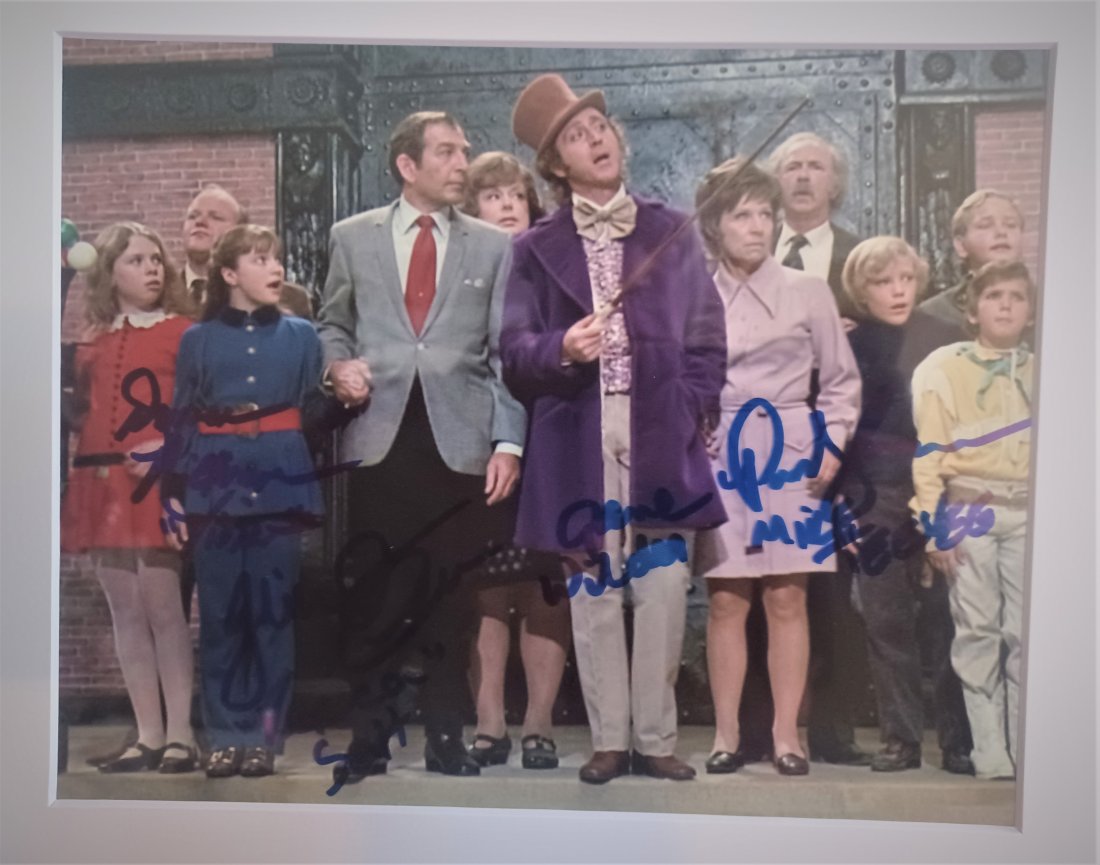 Willy Wonka Autograph Cast , Willy Wonka Sign Photo: Very Rare Autograph , film transparency photos are sign by gene wilder, p ostrem, p thehimmen, d hickerson, julie Absolute beautiful sign photo you can not get this any longer and a must have all item