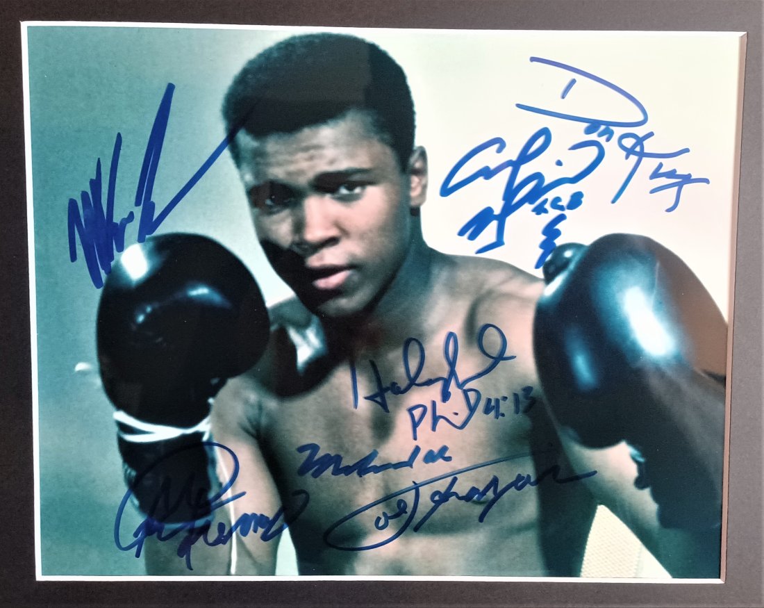 Muhammad Ali Signed Boxing Photo , Ali Signed Photo (1 of 3)