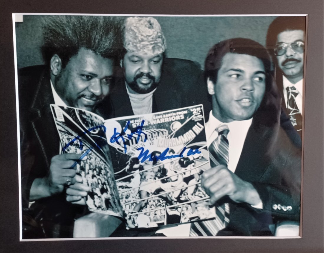 Muhammad Ali Signed Boxing Photo , Ali Signed Photo (1 of 3)