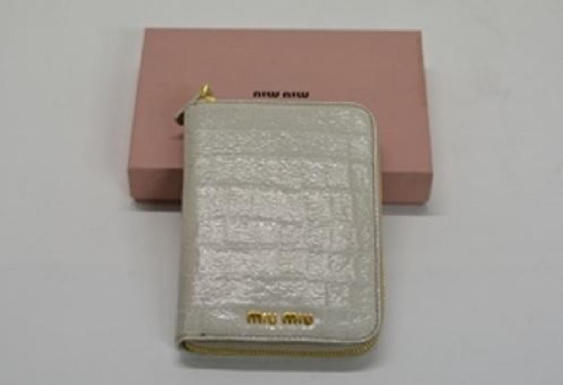 New Miu Miu Ladies Agenda with zipper: Miu Miu New! Style: Ladies Agenda with zipper ST.COCCO LUX Color: white Made in Italy