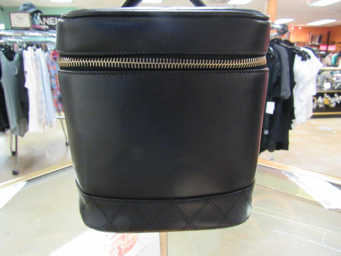 Vintage Chanel Cosmetic bag (1 of 11)