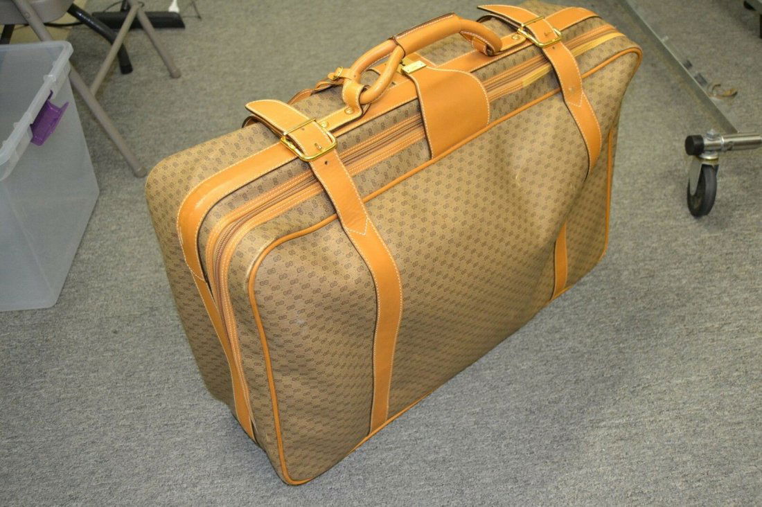 Vintage Gucci Travel Suitcase (1 of 8)