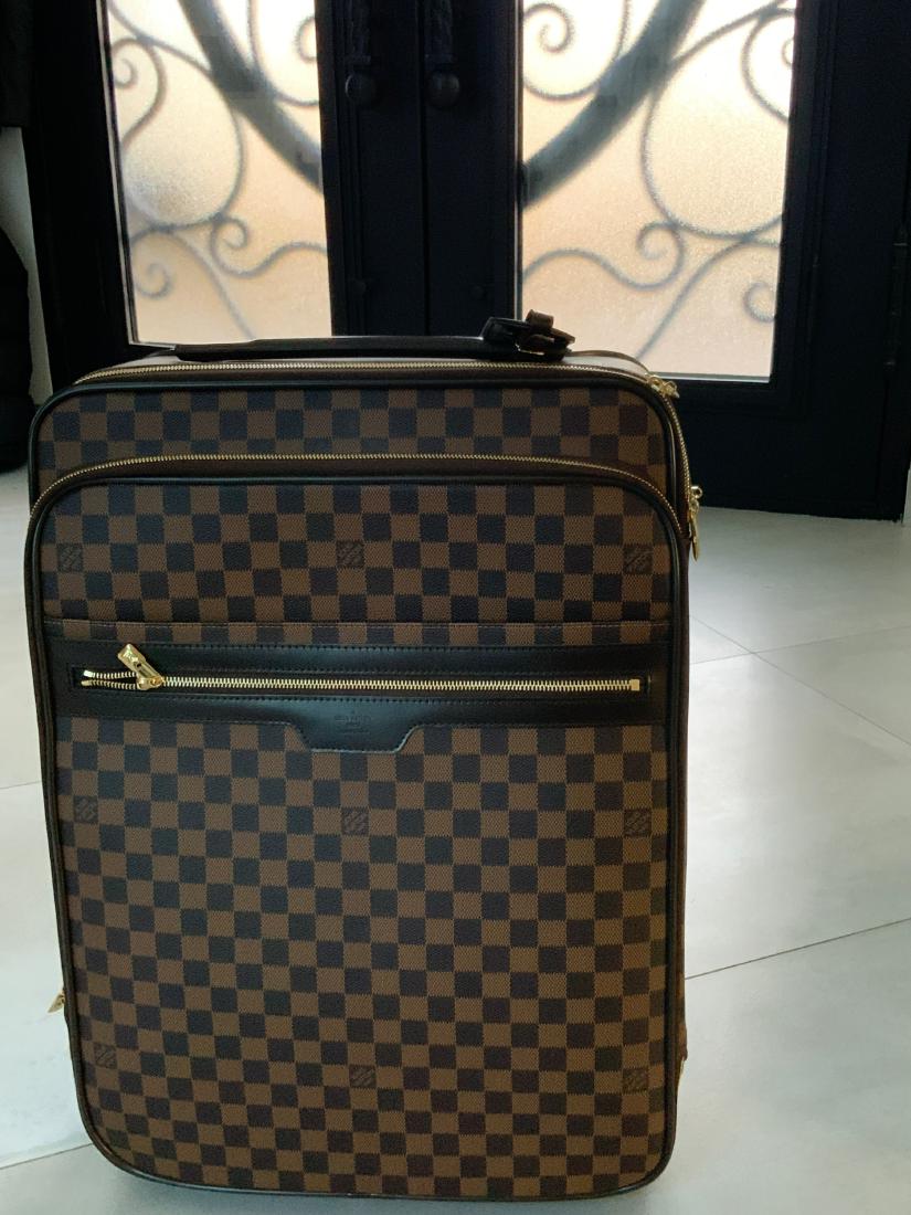 LV Damier Ebene Pegase 55 (1 of 11)