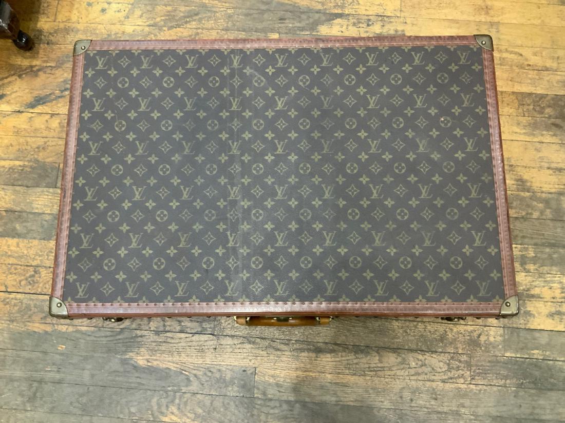 Louis Vuitton Trunk: Brand: Louis Vuitton Model: Trunk CiRCA 1960'S. Comes with interior tray Condition: Vintage