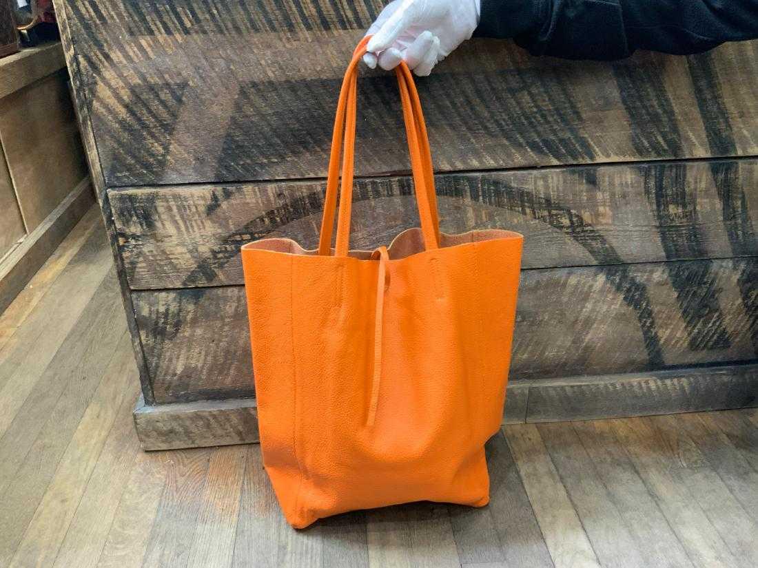 Italian Leather Tote: Style: Leather Tote Size: 11"x13"x5.5" Color: Orange Condition: Brand New