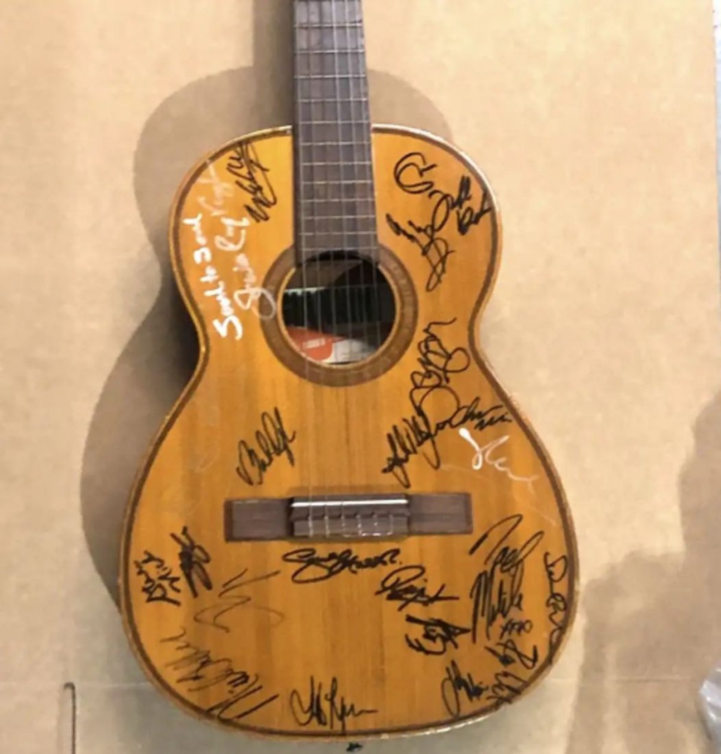 Rocker Acoustic Guitar