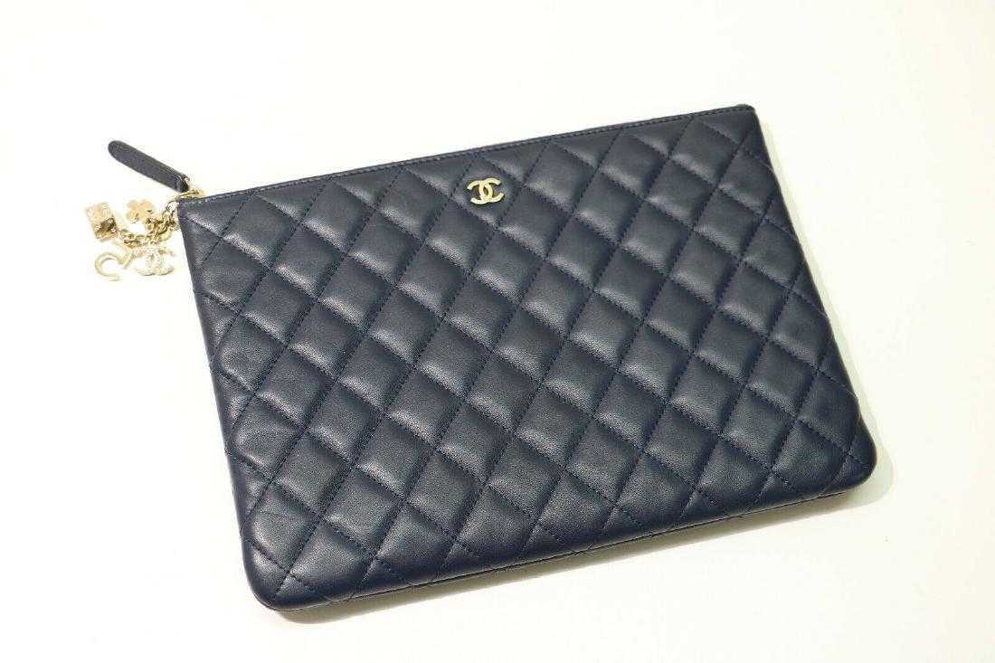 Chanel clutch (1 of 9)