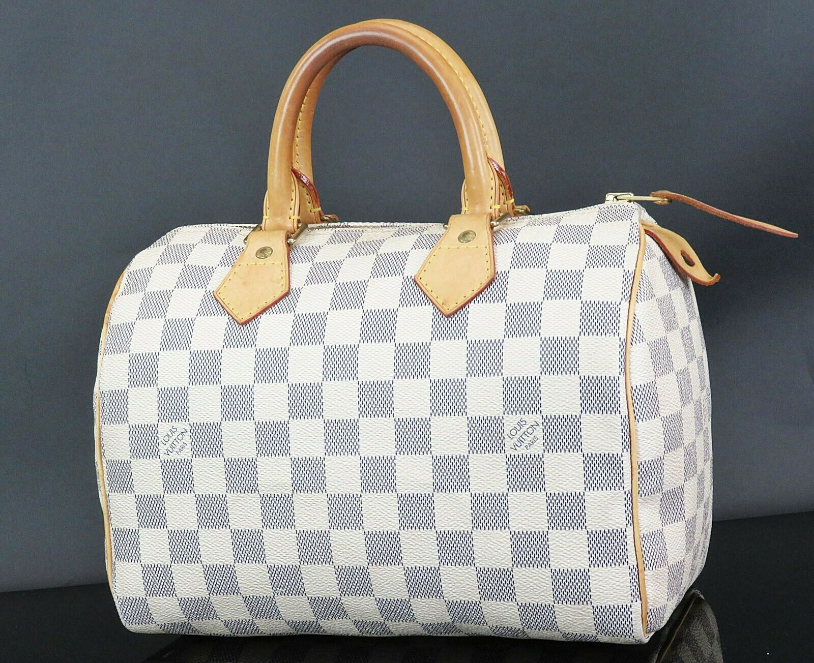 LOUIS VUITTON Damier Azur Speedy 25: Brand: Louis Vuitton Style: LOUIS VUITTON Speedy 25 Damier Azur Boston Hand Bag Purse Description: LOUIS VUITTON Speedy 25 Damier Azur Boston Hand Bag Purse. Leather tabs on the zipper and end of the
