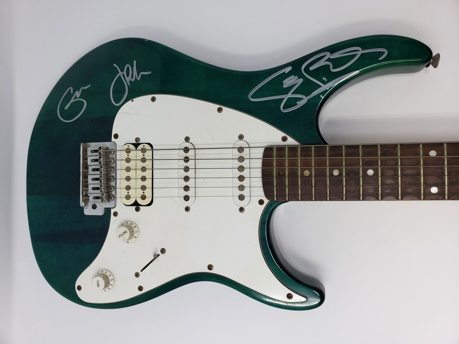 Signed Cream Guitar (1 of 1)