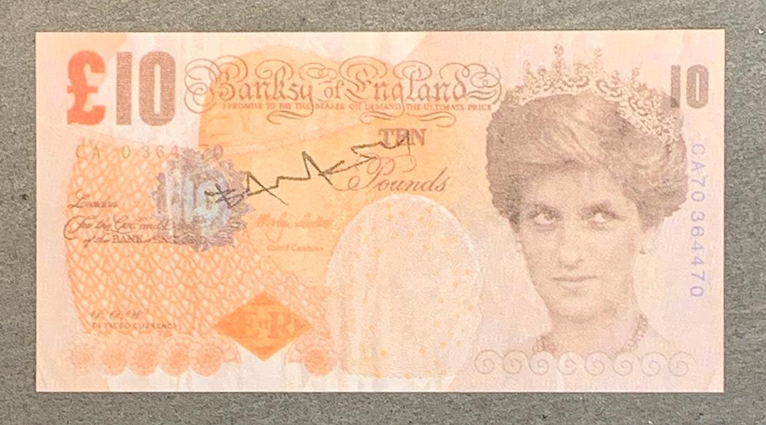 BANKSY Rare "Dismaland" SIGNED Tenner (1 of 5)
