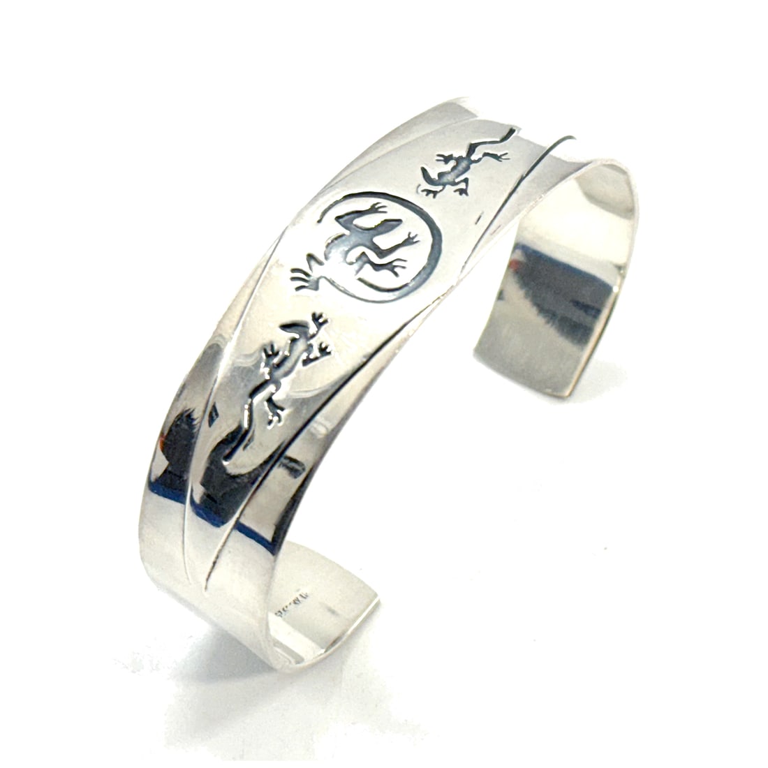 NATIVE AMERICAN JEWELRY 'Gecko' Vintage Silver Cuff Bracelet (1 of 4)