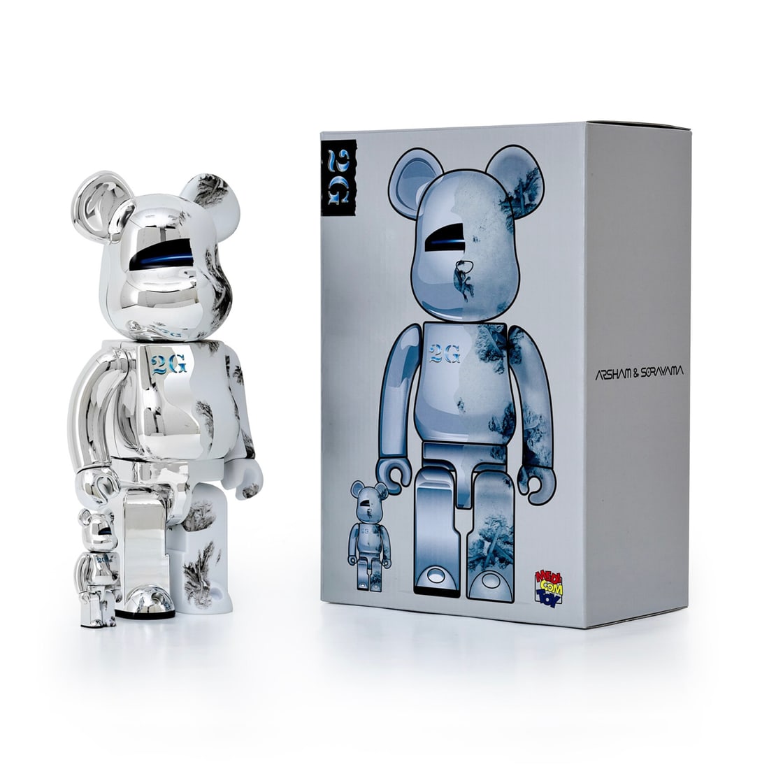 HAJIME SORAYAMA x ARSHAM '2G Be@rbrick' (2019) RARE Vinyl + Resin Art Figure Set: '2G Be@rbrick' by Hajime Sorayama, 2019 Limited Edition hybrid figure set collab. with artist Daniel Arsham x Medicom Toy. Executed in 2019 for the inauguration of NANZUKA's "2G Studio" in Tok