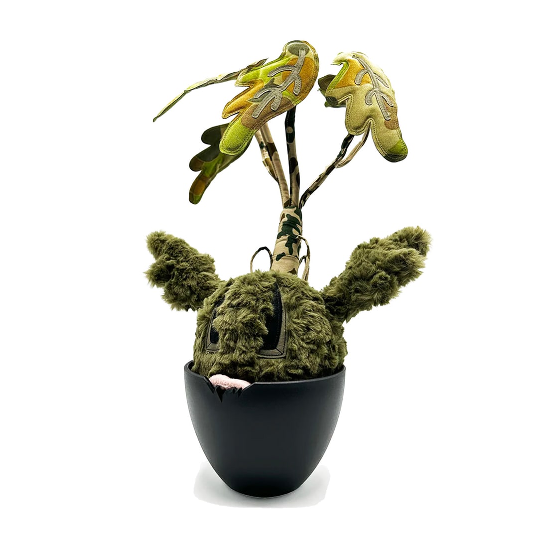 D*FACE x HAKKEI 'Dopeness Sprout-Dog' (2025) Very Limited Soft Sculpture: 'Dopeness Sprout-Dog' by D*Face, 2025 Very Limited Edition, totally unique soft sculpture collab. with Hakkei. 15.35 x 9.84 Inches 39 x 25 Centimeters 20 x 11 x 7 Inches (bag) TBD Inches (box)