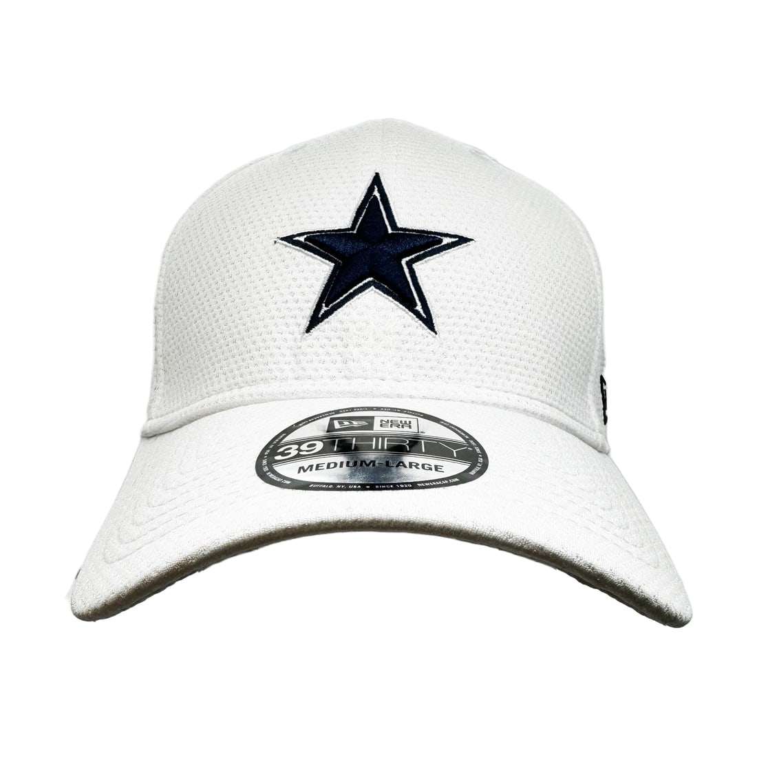 DALLAS COWBOYS 'New Era' (white) Pro-Fit Hat: Dallas Cowboys' by New EraOfficially licensed Pro-Fit fitted hat.Color(s): whiteSize: M/L39Thirty model with embroidered Cowboys "Star" logo on front panel.Embroidered "New Era" logo on side panel.NFL