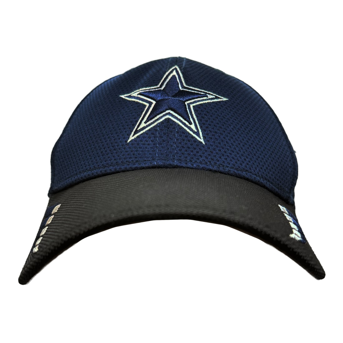 DALLAS COWBOYS 'New Era' (blue) Adjustable Hat: Dallas Cowboys' by New EraOfficially licensed adjustable hat.Color(s): blueSize: One Size Fits MostEmbroidered classic Cowboys "Star" logo on front panel.Embroidered "New Era" logo on side